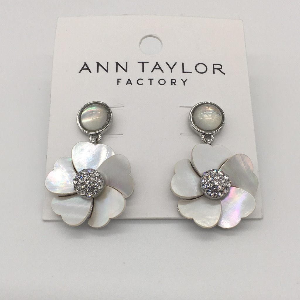 Ann Taylor Factory Dangle Flower Earrings Nwt 19$
